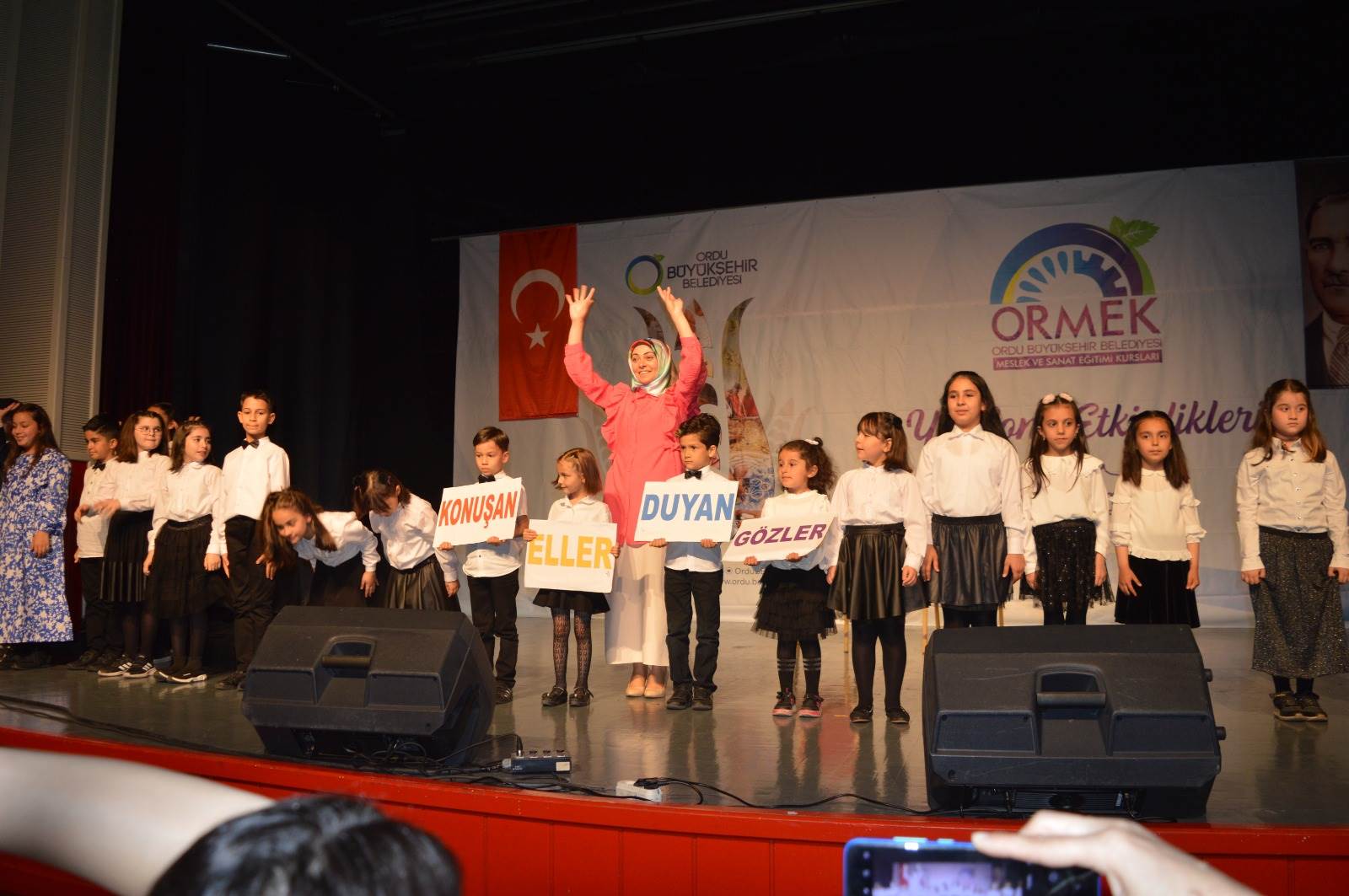 ORMEK KURSİYERLERİ HÜNERLERİNİ SERGİLEDİ